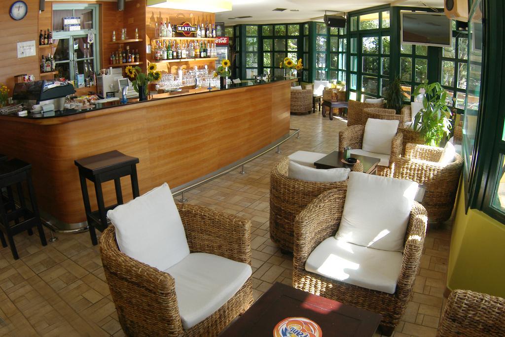 Hotel Risnjak Делнице Екстер'єр фото
