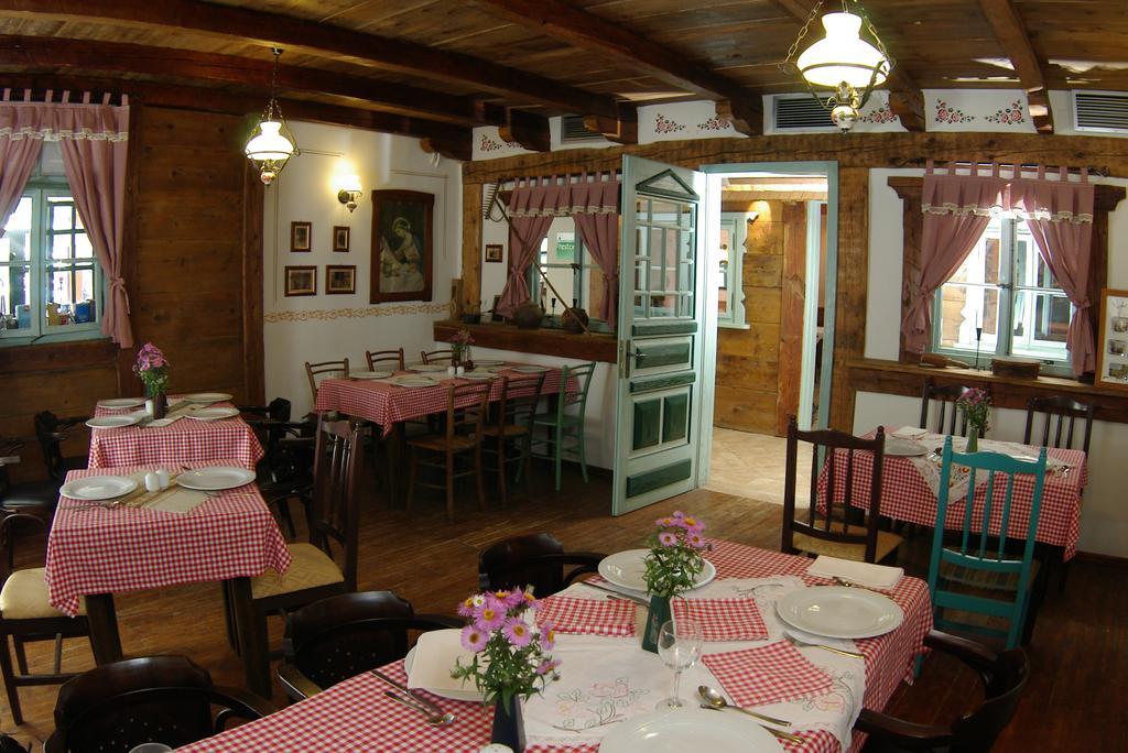 Hotel Risnjak Делнице Екстер'єр фото