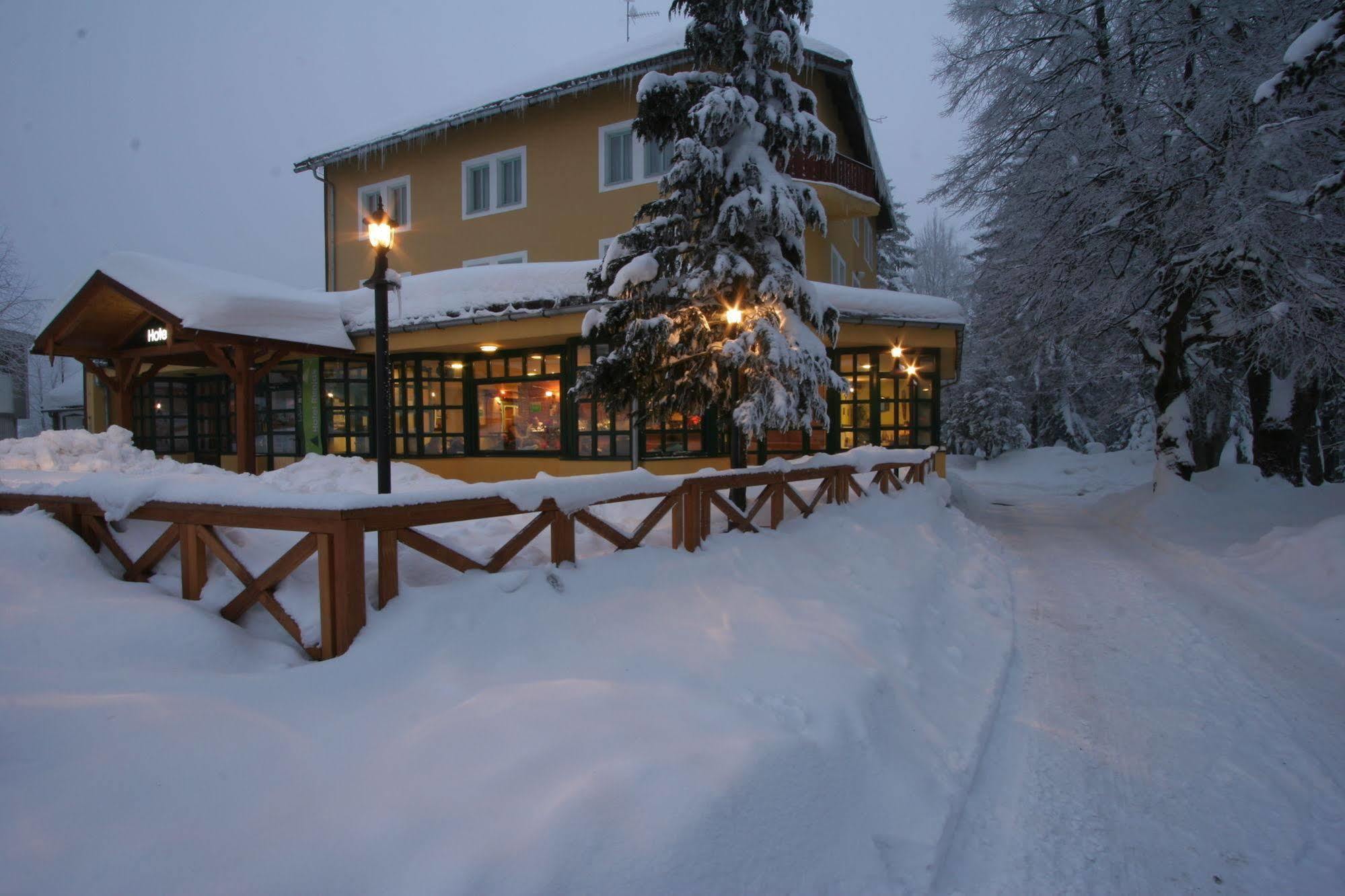 Hotel Risnjak Делнице Екстер'єр фото