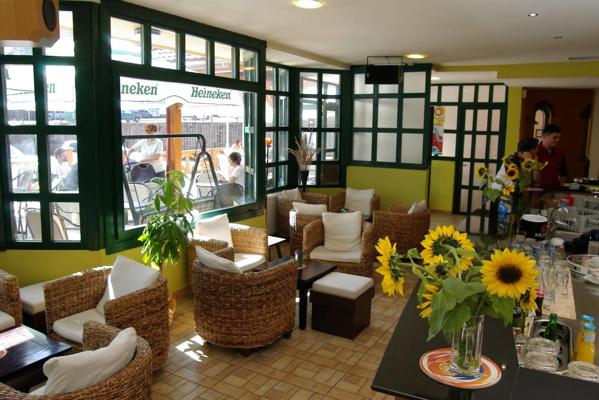 Hotel Risnjak Делнице Ресторан фото