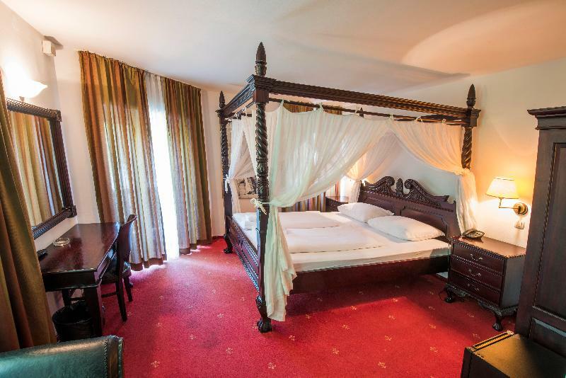 Hotel Risnjak Делнице Екстер'єр фото